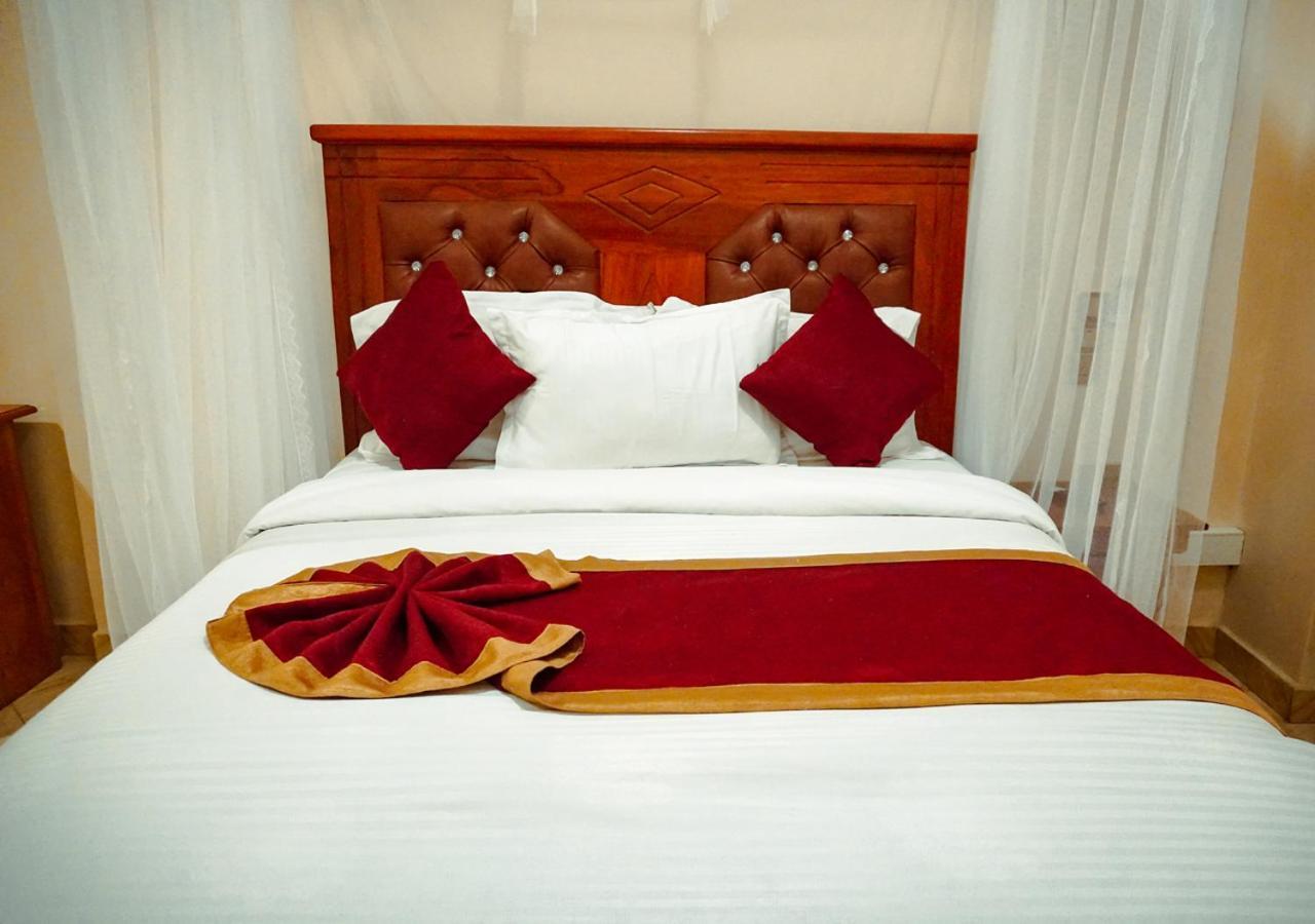 ארושה Senator Hotel מראה חיצוני תמונה