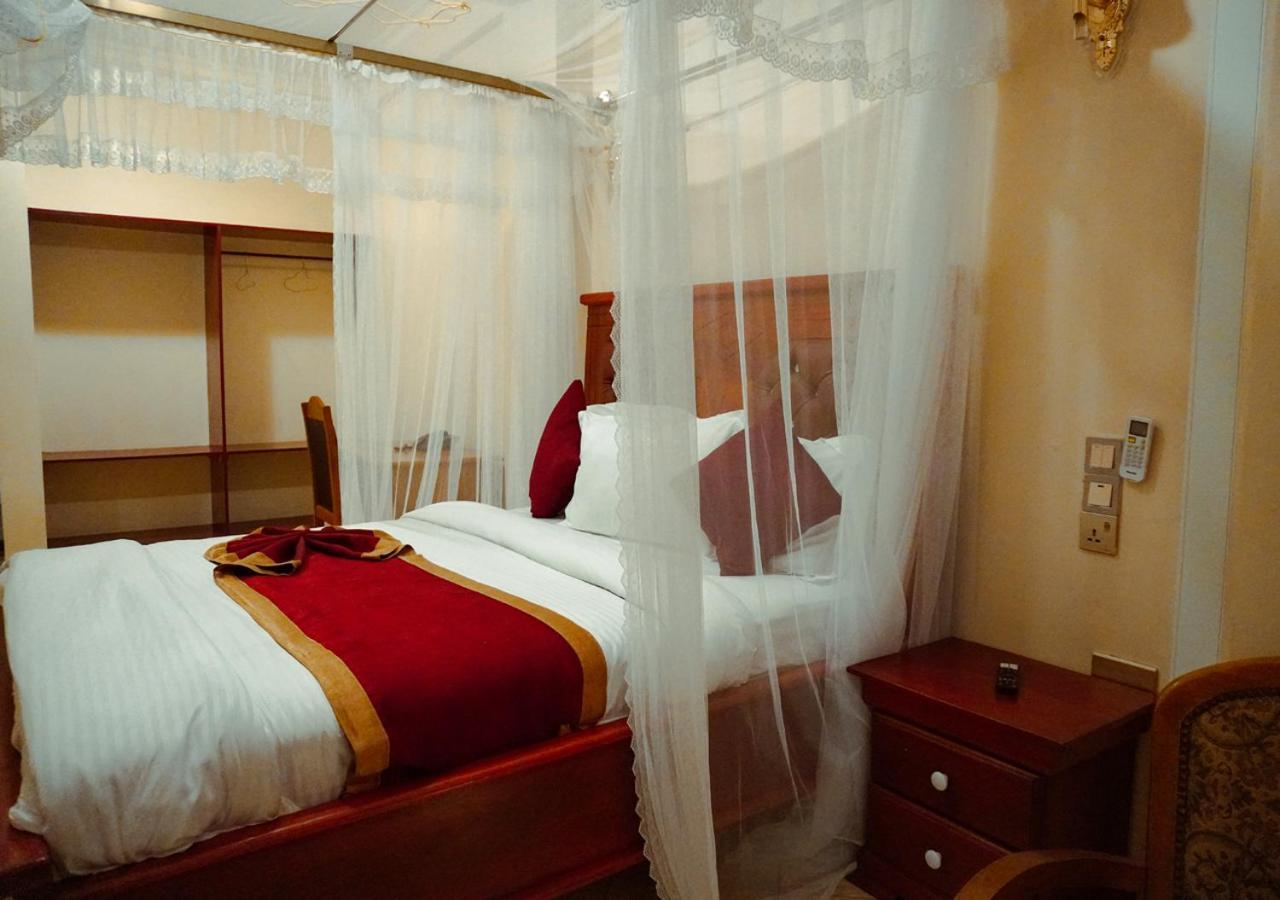 ארושה Senator Hotel מראה חיצוני תמונה